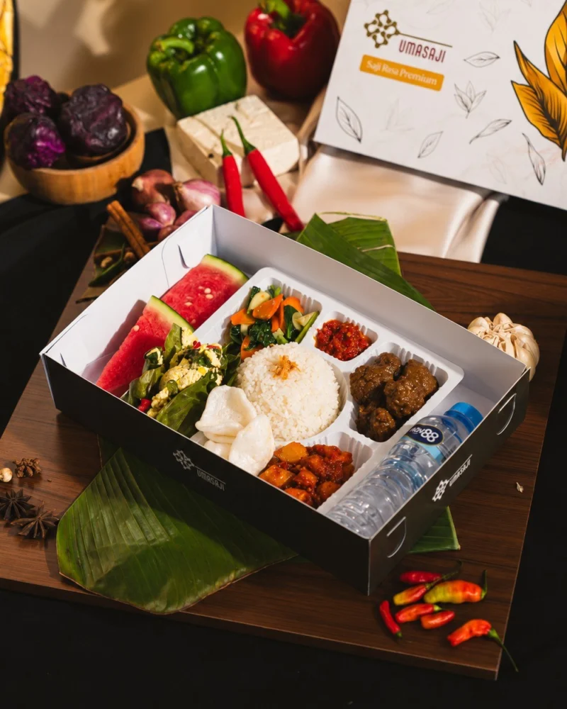 Nasi Bola Daging — Saji Box Premium