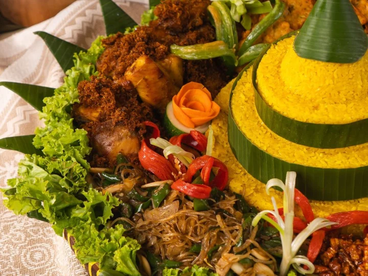 Saji Tumpeng Reguler