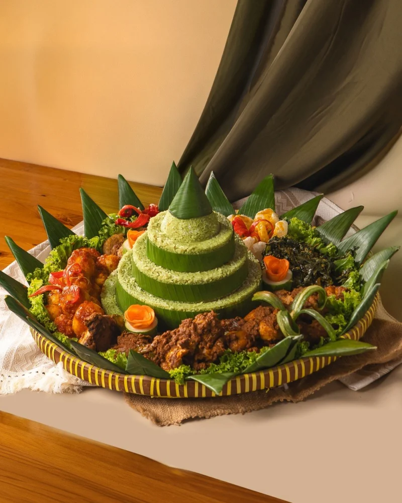 Tumpeng Nasi Padang — Saji Tumpeng